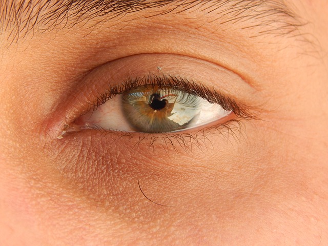 Delivering Confidence: How Blepharoplasty in Tucson Is Like Shipping a Valuable Package
